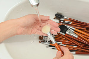 How to Clean Makeup Brushes