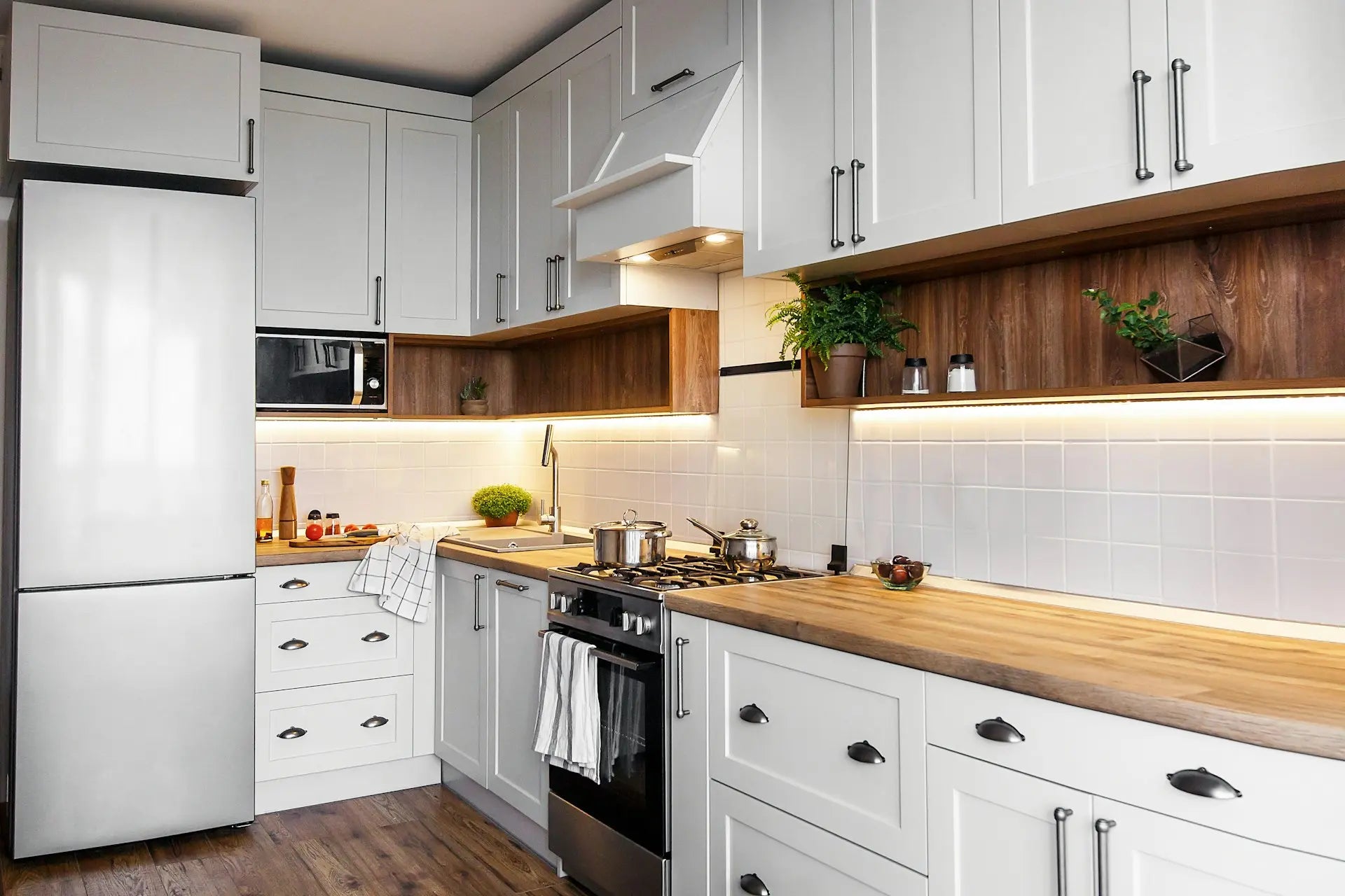 How to Clean Wood Kitchen Cabinets