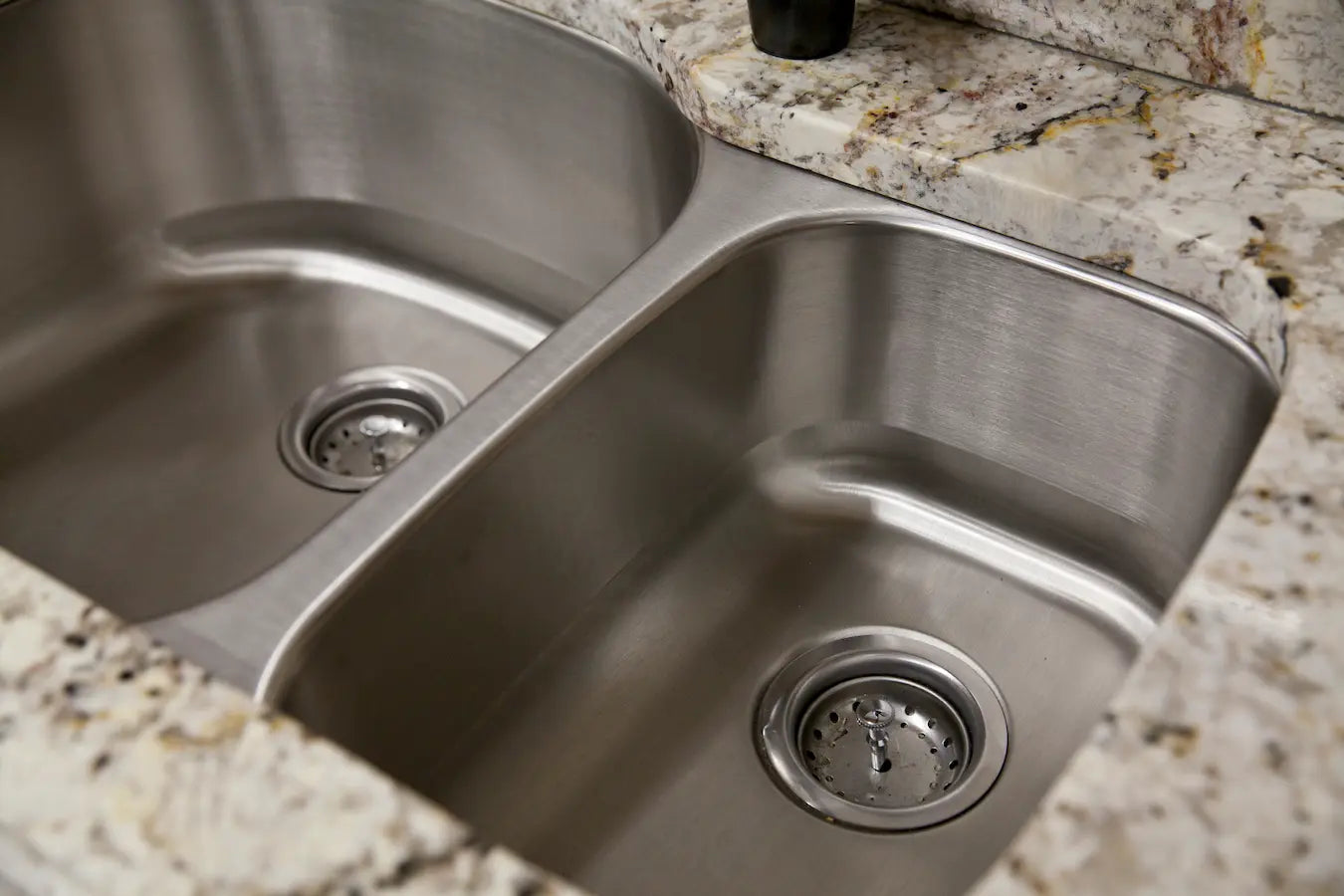 How to Clean Stainless Steel Sinks